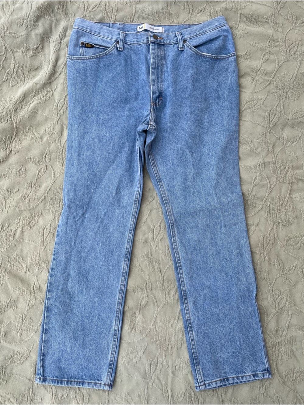 🌱5/$25🌱 Lee | 38x32 Medium/Light Wash Regular Fit Jeans